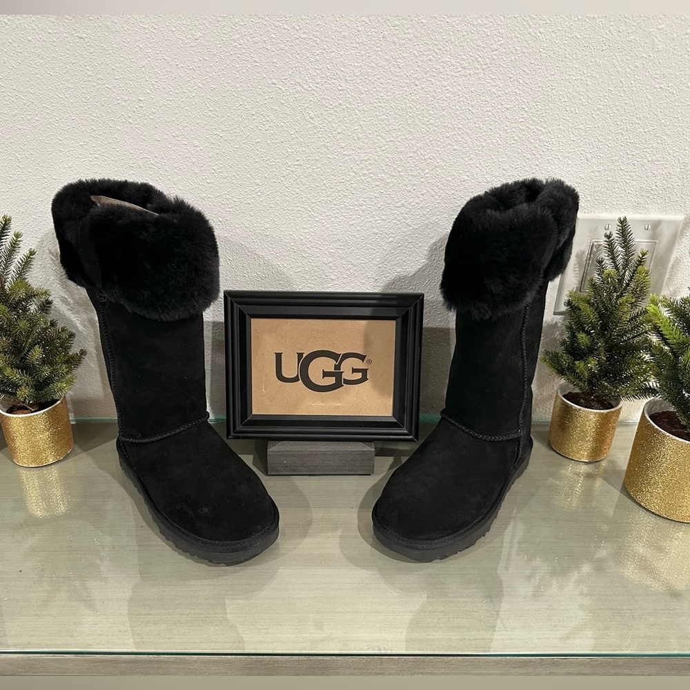 New: UGG Women’s Suhenny Tall Boots Size: 6